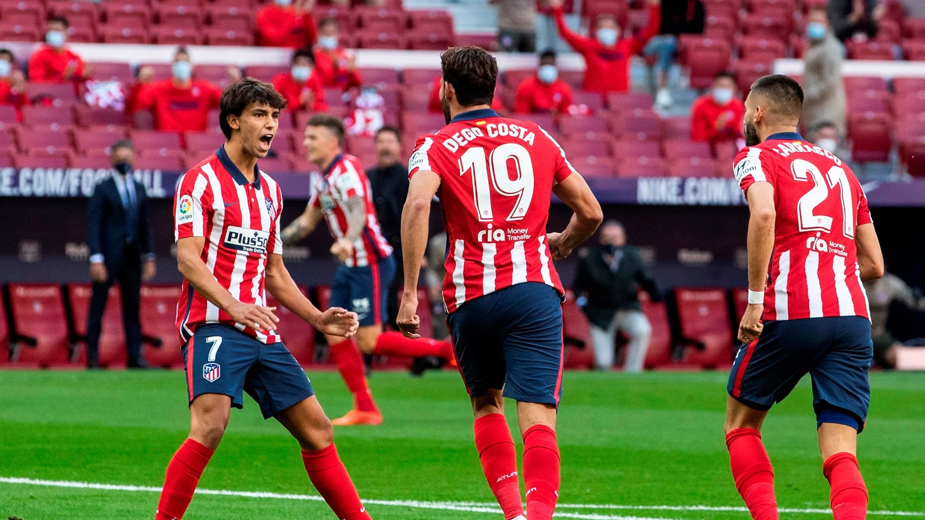 Los jugadores rojiblancos celebran un gol Los jugadores rojiblancos celebran un gol