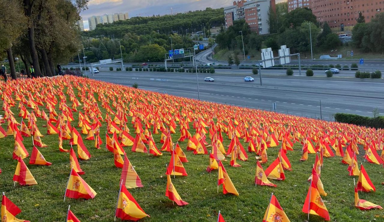 Colocan 53.000 banderas en Madrid