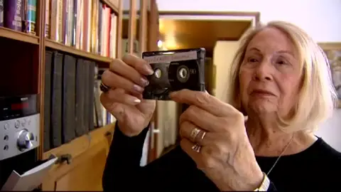 Los abuelos se adaptan a los tiempos el coronavirus: "Echo de menos abrazar a mis nietos" Los abuelos se adaptan a los tiempos el coronavirus: "Echo de menos abrazar a mis nietos"