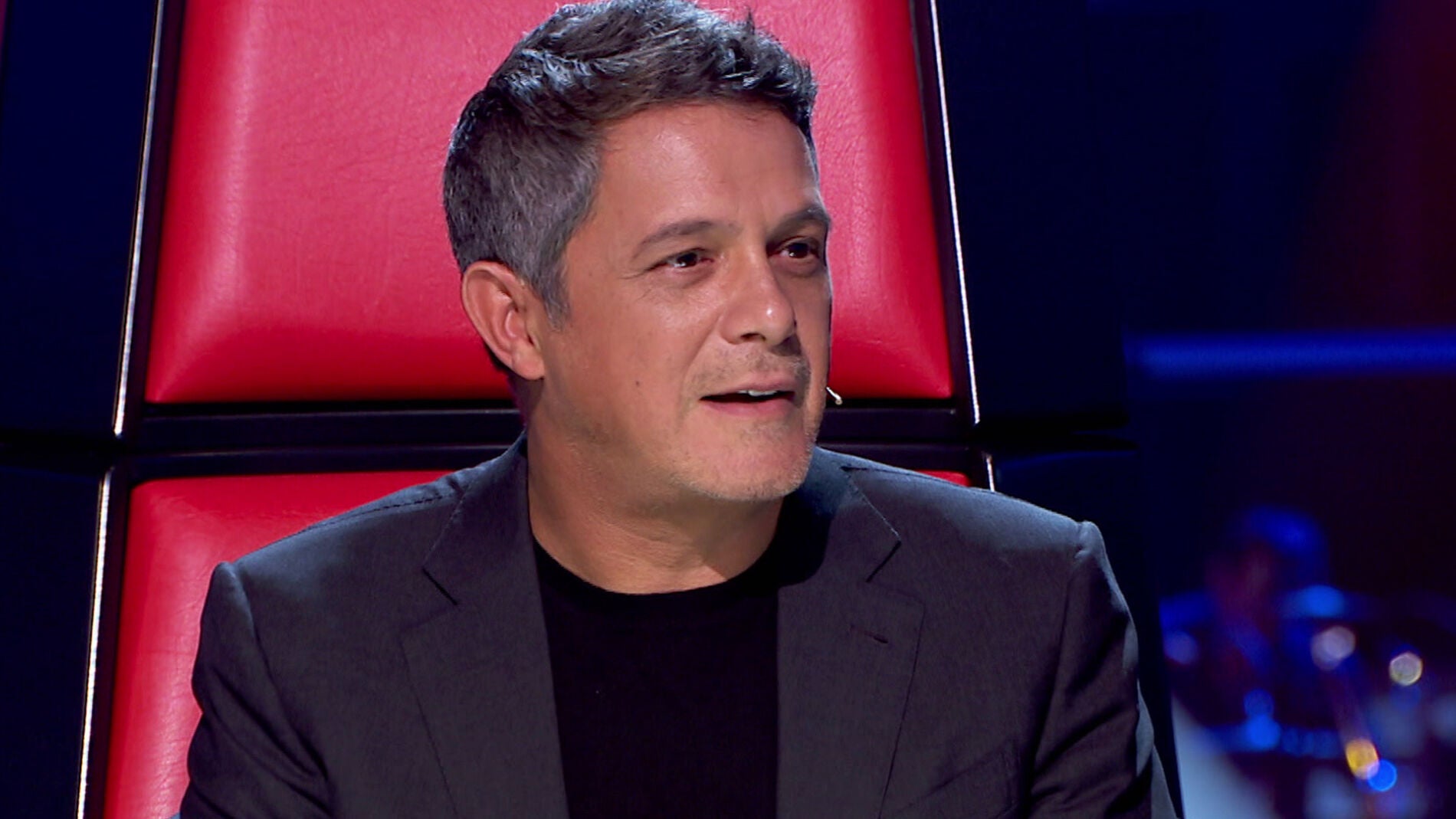 Alejandro Sanz protagoniza un ins&oacute;lito momento con un miembro del p&uacute;blico en 'La Voz'