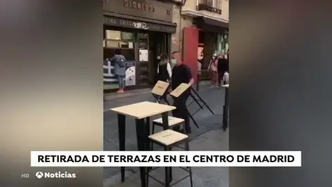 Los comerciantes madrileños denuncian que les han multado por tener ampliadas las terrazas mientras esperaban la autorlización Los comerciantes madrileños denuncian que les han multado por tener ampliadas las terrazas mientras esperaban la autorlización