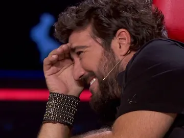 Los despistes de Antonio Orozco desatan las risas de sus compañeros en 'La Voz' Los despistes de Antonio Orozco desatan las risas de sus compañeros en 'La Voz'
