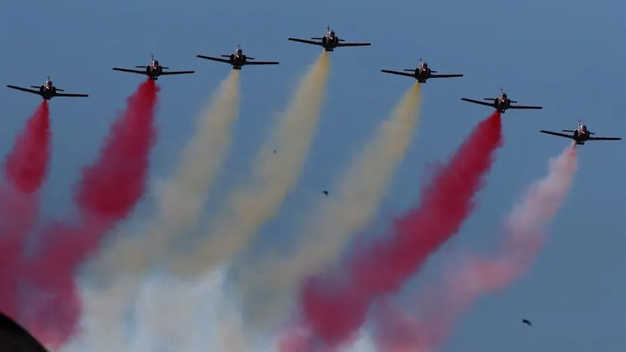 ¿Por qué la Patrulla Águila ha pintado mal la bandera de España en el cielo durante el desfile del Día de la Hispanidad? ¿Por qué la Patrulla Águila ha pintado mal la bandera de España en el cielo durante el desfile del Día de la Hispanidad?