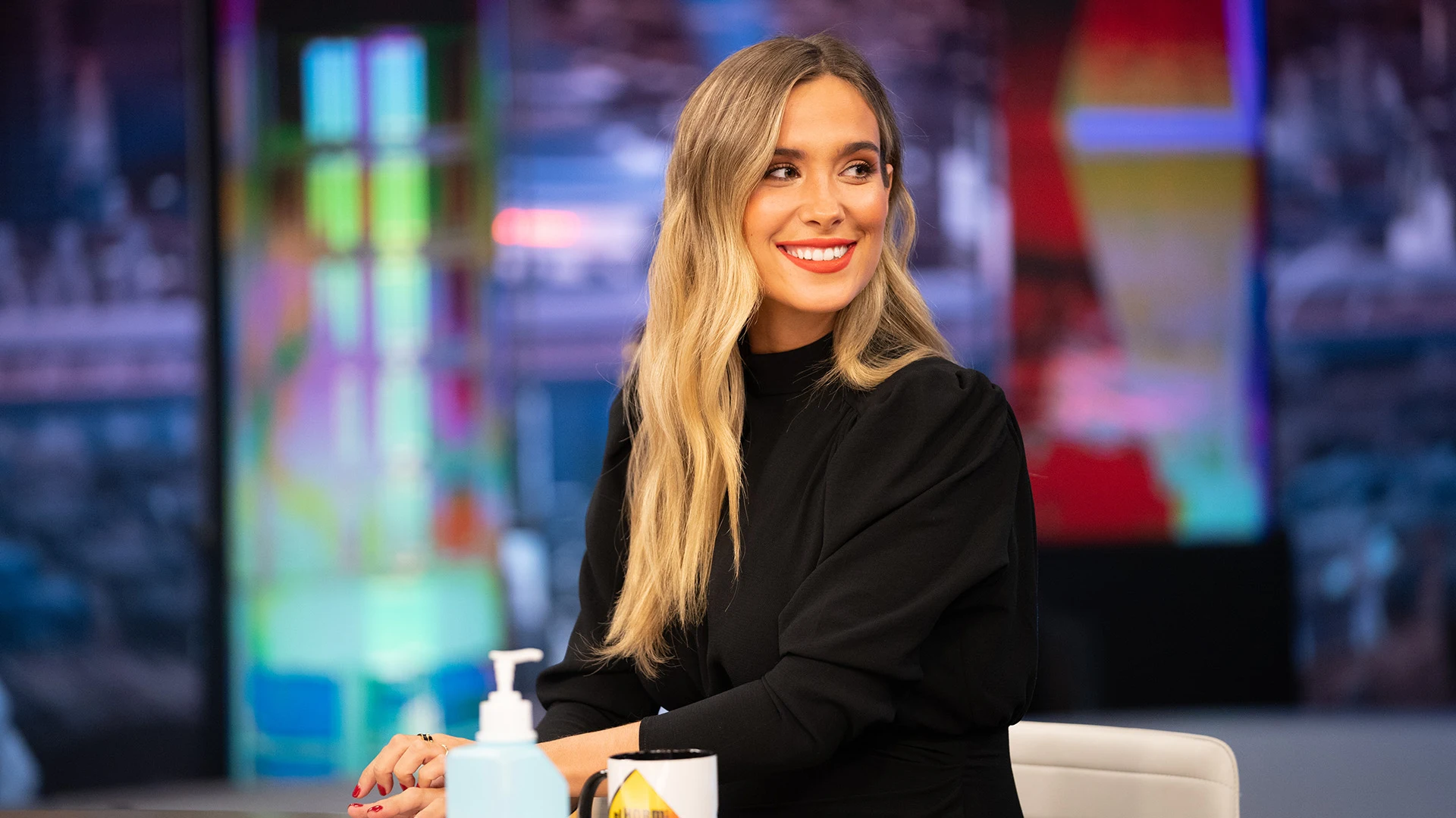 María Pombo relata cómo es su día a día como influencer: "Tienes que aparecer en las redes por narices" María Pombo relata cómo es su día a día como influencer: "Tienes que aparecer en las redes por narices"