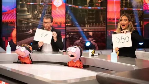 El 'tenso' enfrentamiento de María Pombo y Pablo Motos en 'El plecio justo': "Estamos compitiendo, yo no perdono" El 'tenso' enfrentamiento de María Pombo y Pablo Motos en 'El plecio justo': "Estamos compitiendo, yo no perdono"