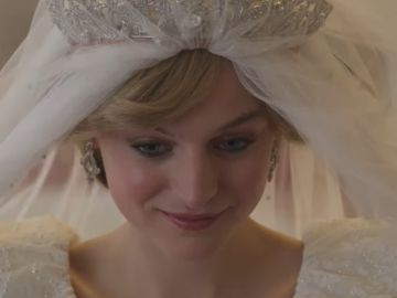 Emma Corrin como Lady Di en 'The Crown'