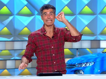 El lío de pinganillos en ‘La ruleta de la suerte’: “Me voy a quitar esto” El lío de pinganillos en ‘La ruleta de la suerte’: “Me voy a quitar esto”