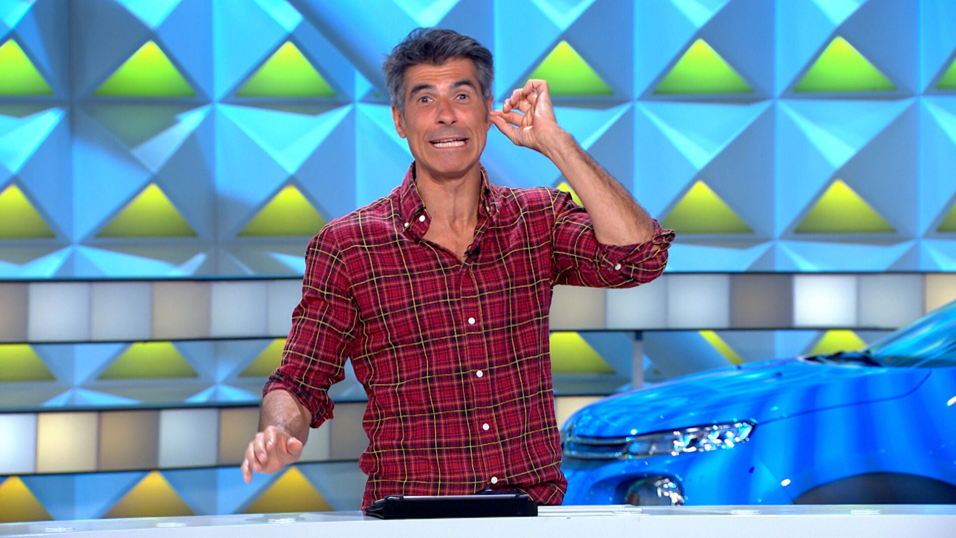 El l&iacute;o de pinganillos en &lsquo;La ruleta de la suerte&rsquo;: &ldquo;Me voy a quitar esto&rdquo;