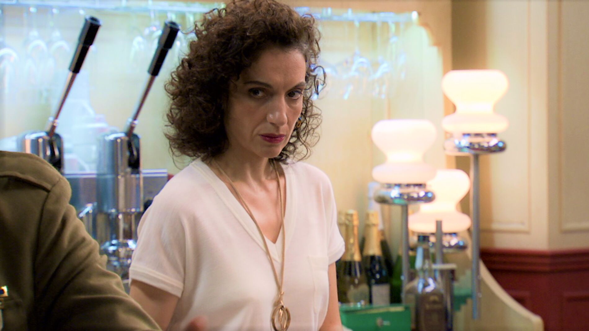  Una conversación entre Abel y Beltrán hace saltar las alarmas a Estefanía 