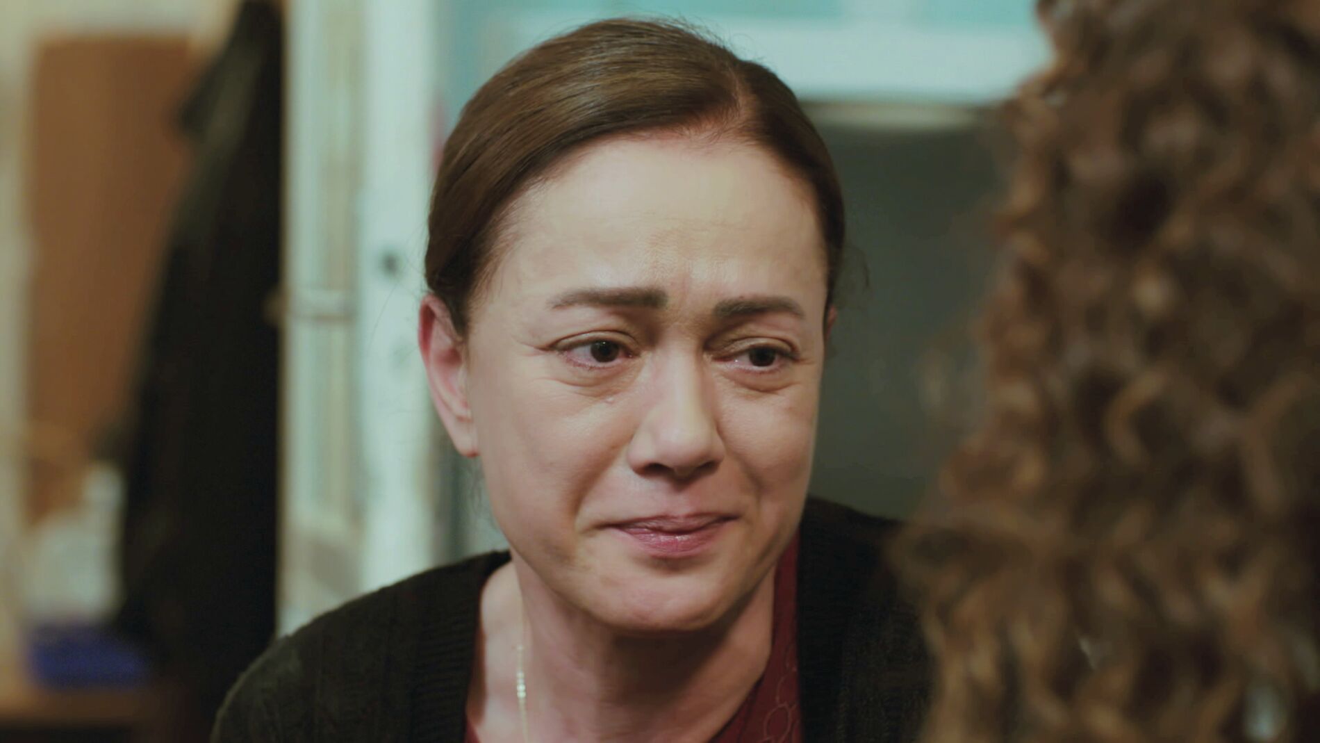 Sirin descubre el sospechoso motivo de la extra&ntilde;a amabilidad de Hatice con Levent