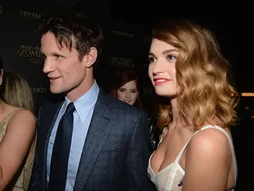 Matt Smith y Lily James Matt Smith y Lily James