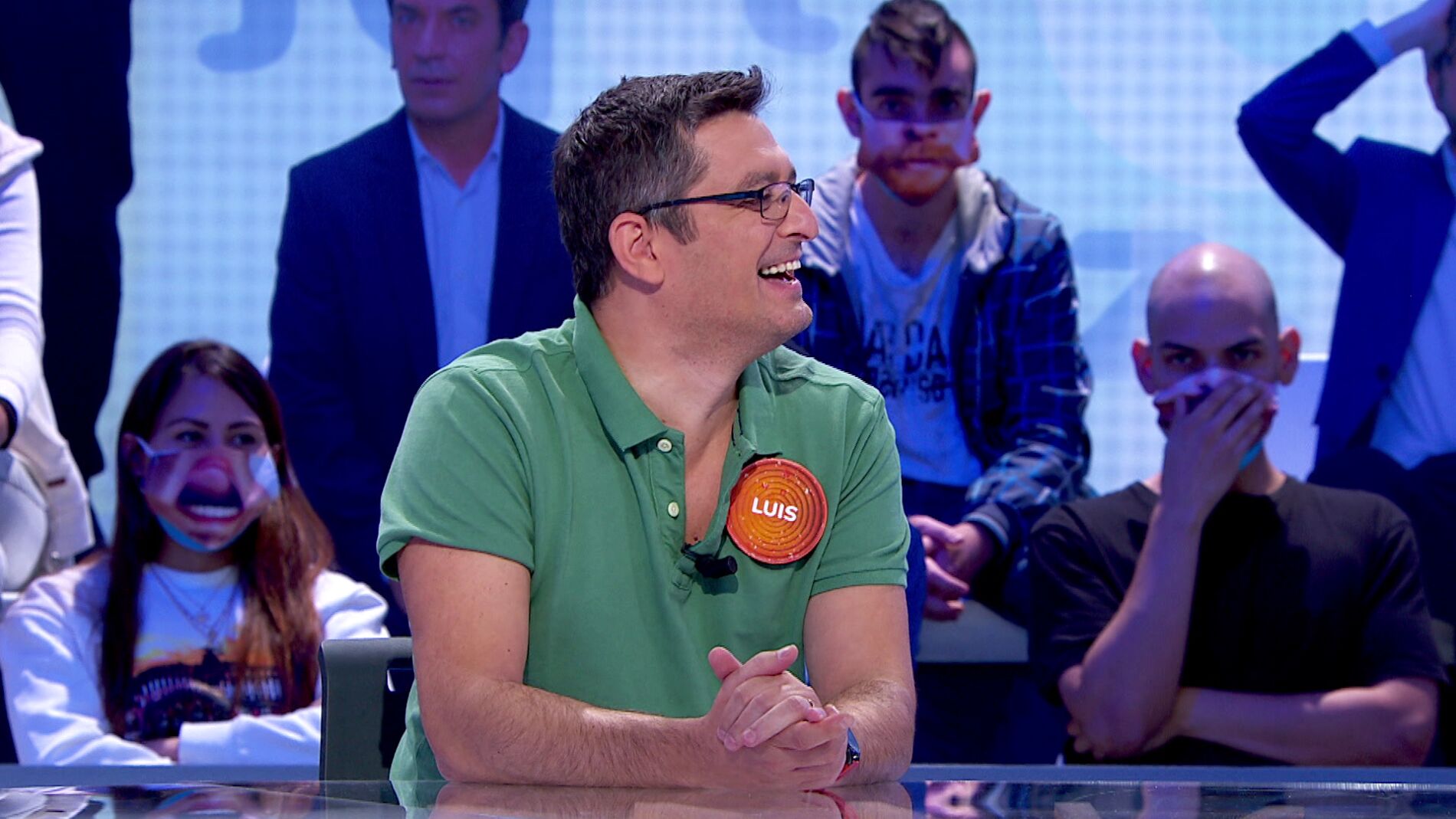 Luis celebra su segundo d&iacute;a consecutivo en el equipo naranja con una broma de Roberto Leal incluida