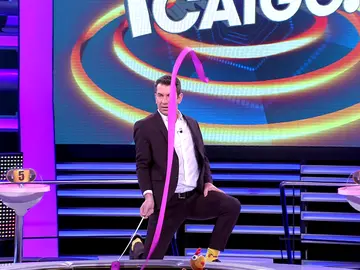 Las curiosas consecuencias de la afición de Arturo Valls por la gimnasia rítmica en ‘¡Ahora caigo!’ Las curiosas consecuencias de la afición de Arturo Valls por la gimnasia rítmica en ‘¡Ahora caigo!’