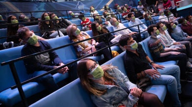 Todo el público de 'El Hormiguero 3.0' logra conducir un coche en directo con ayuda de Arturo Valls 