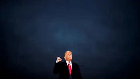 Donald Trump continúa minimizando los daños del coronavirus para intentar mejorar los sondeos para las presidenciales Donald Trump continúa minimizando los daños del coronavirus para intentar mejorar los sondeos para las presidenciales
