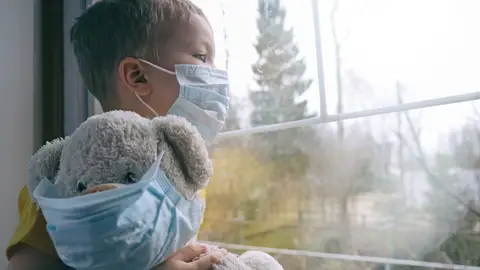 Niño y ositos enfermos Niño y ositos enfermos