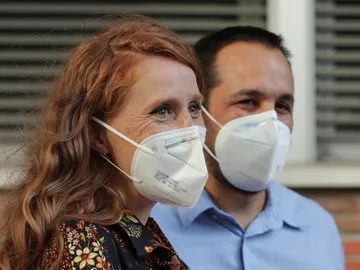 María Castro junto a su marido José Manuel Villalba y su hija María Castro junto a su marido José Manuel Villalba y su hija