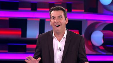 “Te va a molar”: Arturo Valls, maravillado con el apodo y los apellidos de un concursante de ‘¡Ahora caigo!’ 