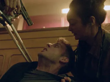 Iris y su padre, dispuestos a matar a Álex: “Por tu culpa ha muerto gente inocente” Iris y su padre, dispuestos a matar a Álex: “Por tu culpa ha muerto gente inocente”