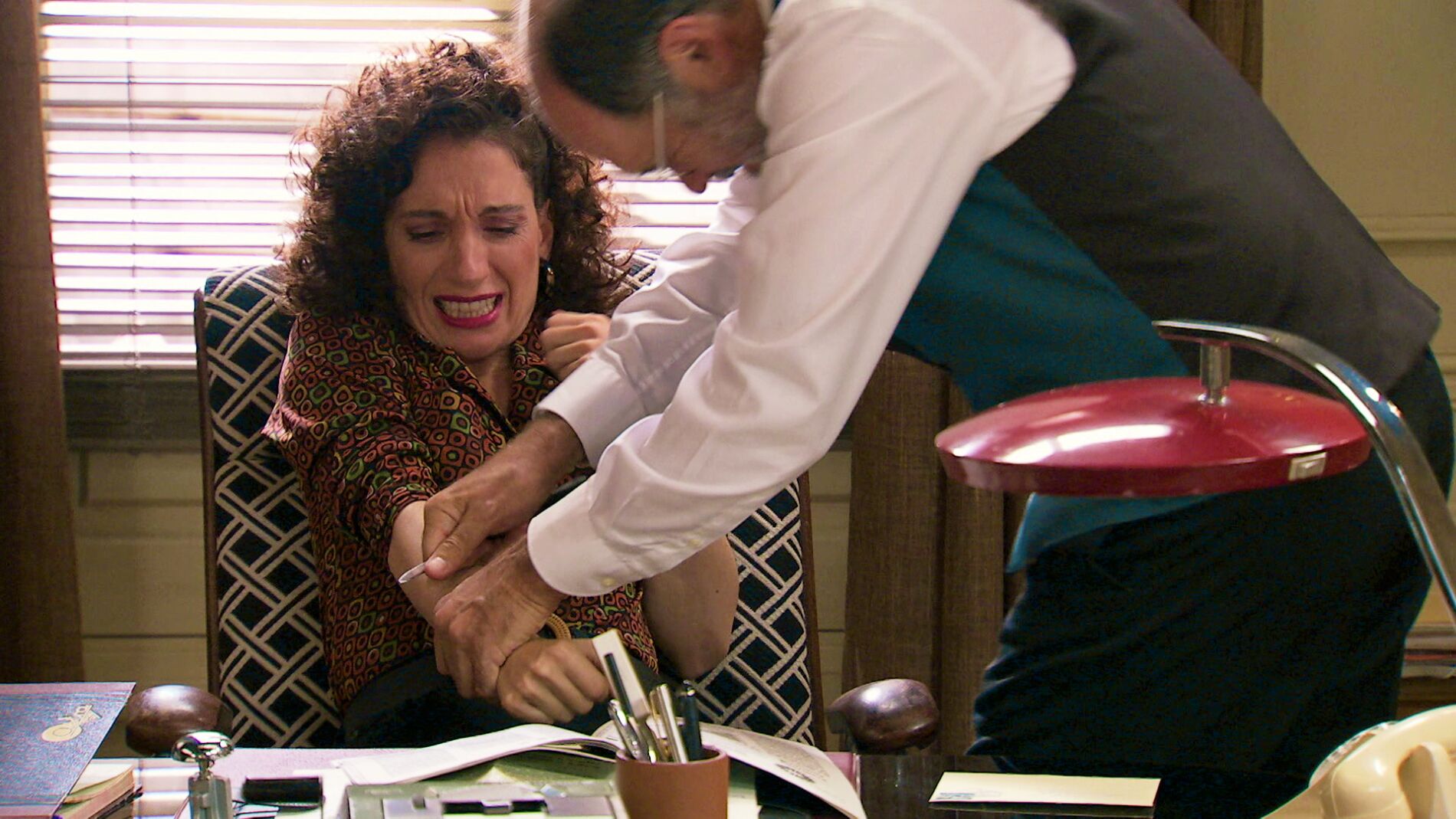 La macabra estrategia de Miguel para que Estefan&iacute;a se acerque a Abel