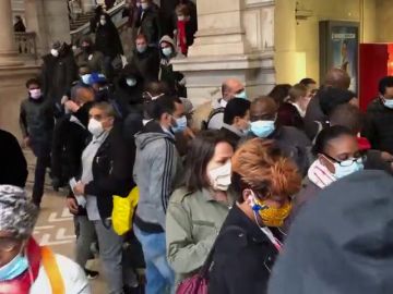 Francia, 30.000 contagios al día y altos cargos del Gobierno investigados por su gestión del coronavirus
