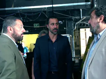 Hugo Silva nos habla del nuevo Lucas de 'Los hombres de Paco' y de su relación con Sara: "Michelle es mi partenaire perfecta" Hugo Silva nos habla del nuevo Lucas de 'Los hombres de Paco' y de su relación con Sara: "Michelle es mi partenaire perfecta"