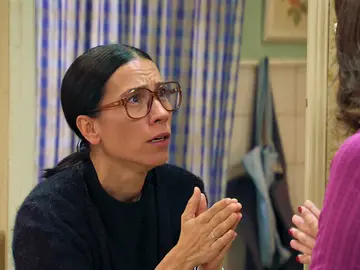 Manolita, desbordada al recibir una amarga noticia por parte de Cristina Manolita, desbordada al recibir una amarga noticia por parte de Cristina