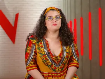 Julia Moya: “Yo soy un batiburrillo cultural y étnico” Julia Moya: “Yo soy un batiburrillo cultural y étnico”