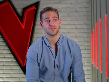 Adam Ainouz: “Mi sueño siempre ha sido hacer conciertos y hacerlo con mis propias canciones” Adam Ainouz: “Mi sueño siempre ha sido hacer conciertos y hacerlo con mis propias canciones”