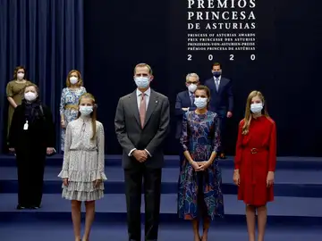 Los reyes y sus hijas se reúnen con los premiados de los Princesa de Asturias Los reyes y sus hijas se reúnen con los premiados de los Princesa de Asturias