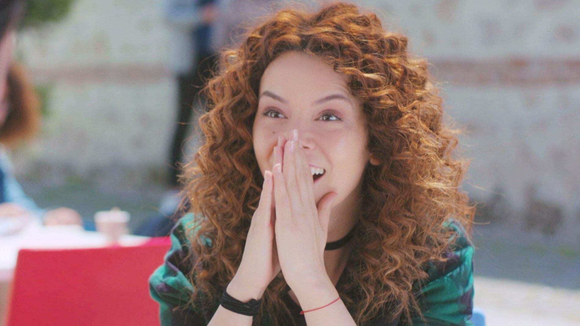 "&iquest;Sarp te ha preguntado por m&iacute;?", Sirin recibe novedades impactantes en los pr&oacute;ximos cap&iacute;tulos de 'Mujer'