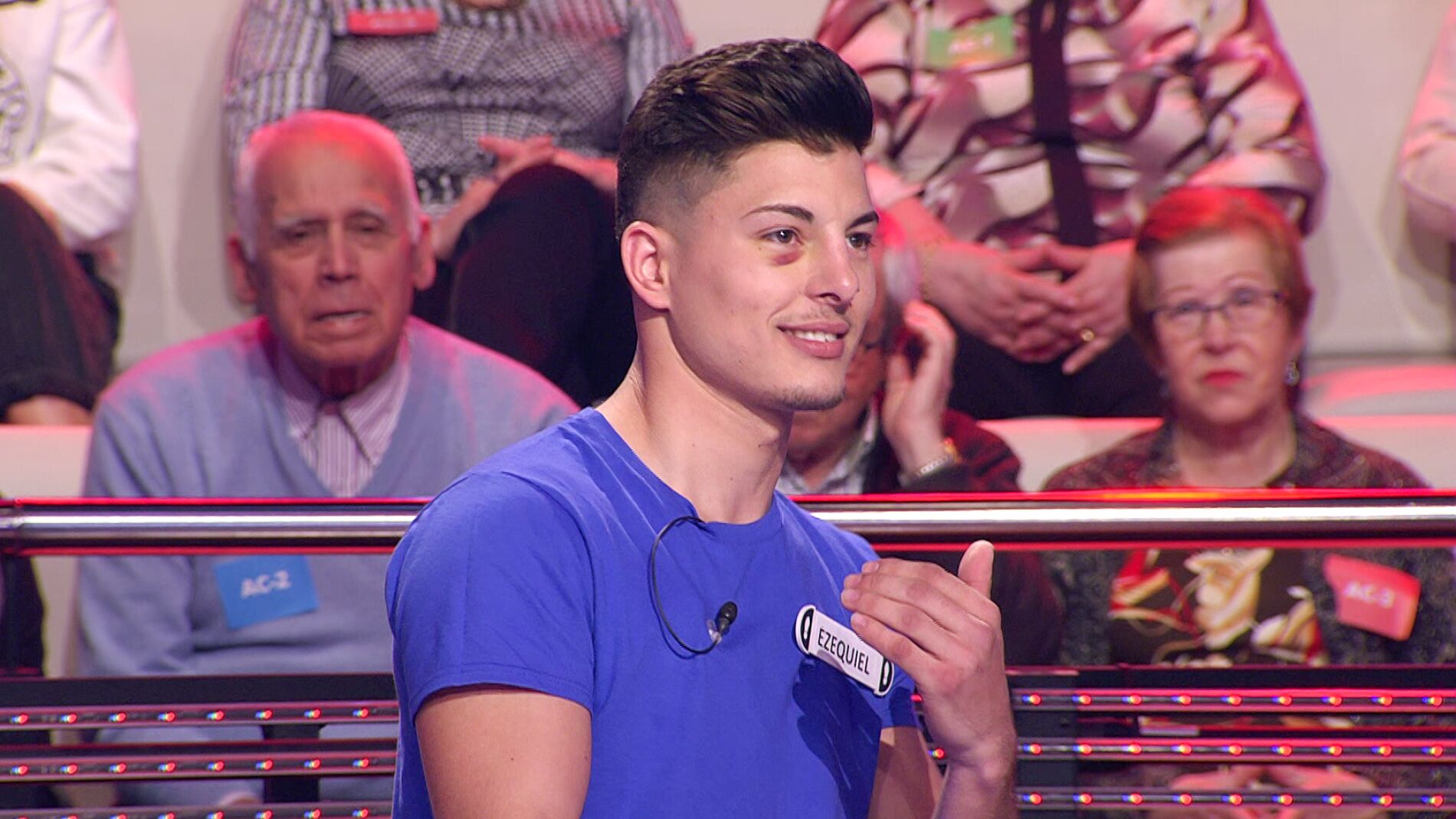 &iexcl;Vaya ojo morado! Un concursante explica su "cara tan guapa" en '&iexcl;Ahora caigo!' 