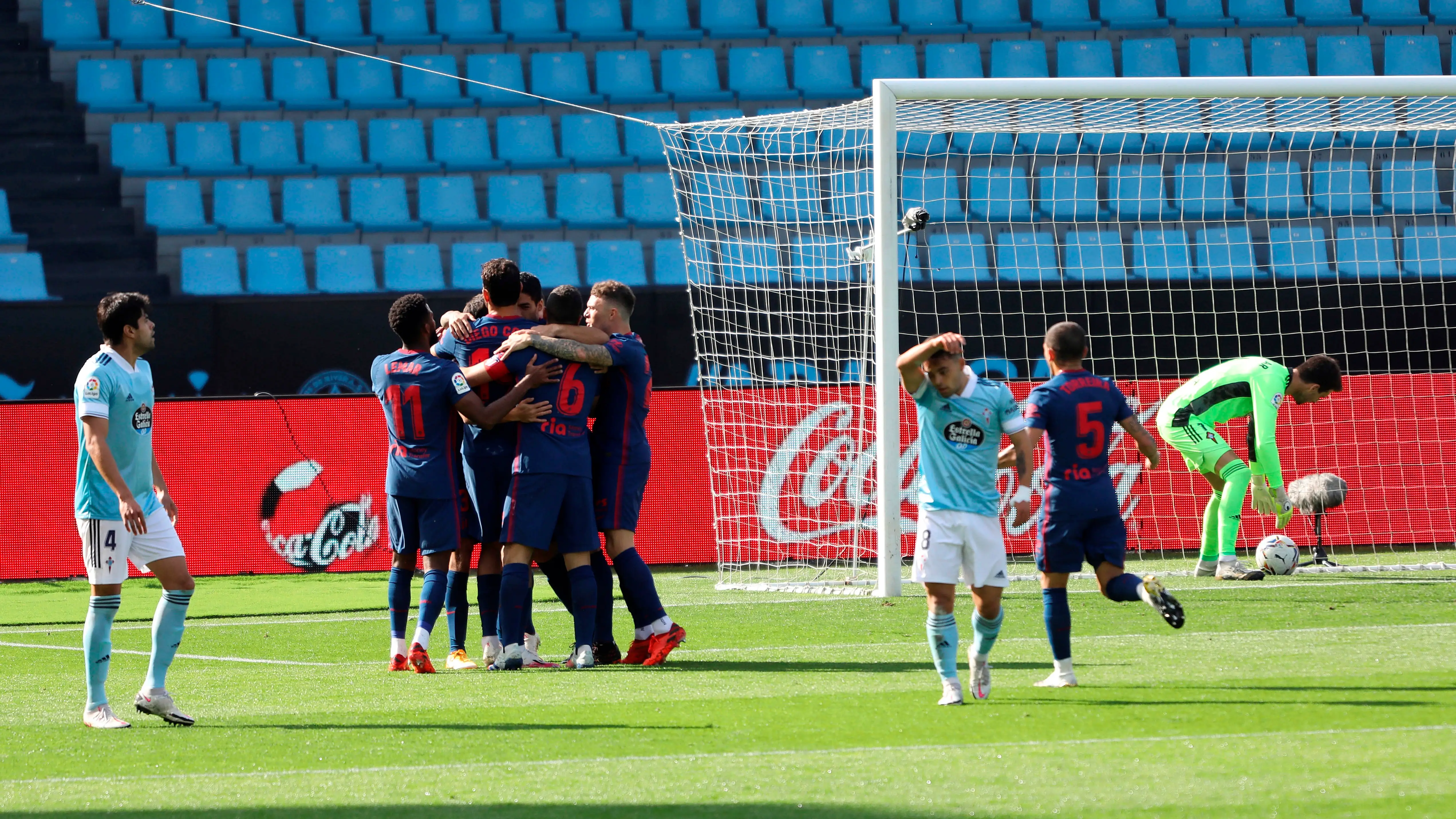 Los jugadores del Atlético celebran un gol Los jugadores del Atlético celebran un gol