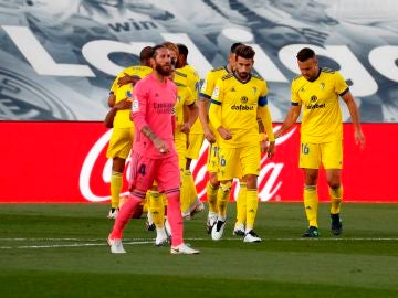 Los jugadores del Cádiz celebran el gol ante el Real Madrid