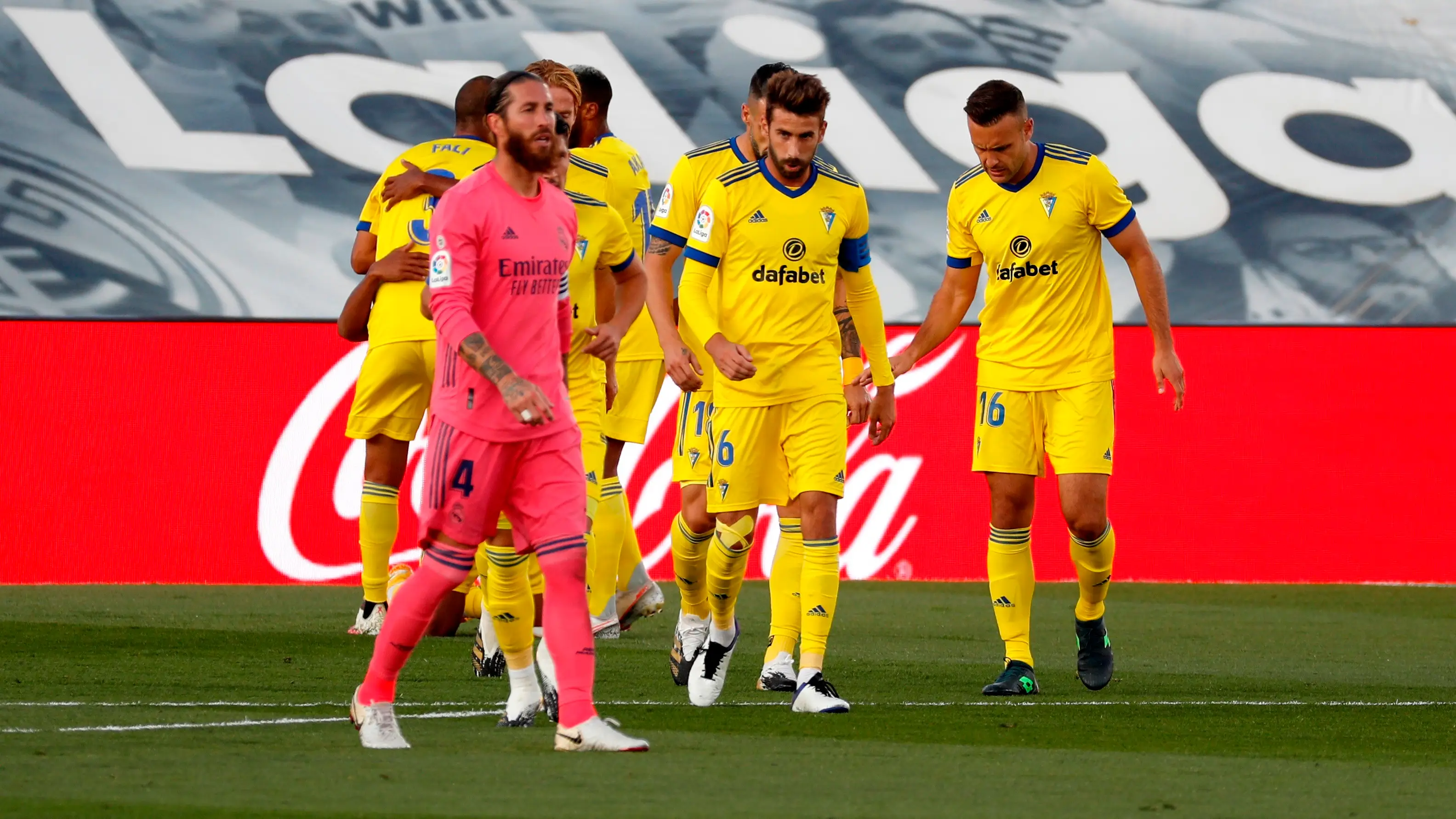 Los jugadores del Cádiz celebran el gol ante el Real Madrid Los jugadores del Cádiz celebran el gol ante el Real Madrid