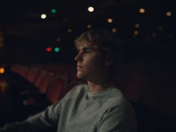 Justin Bieber en el videoclip de 'Lonely'