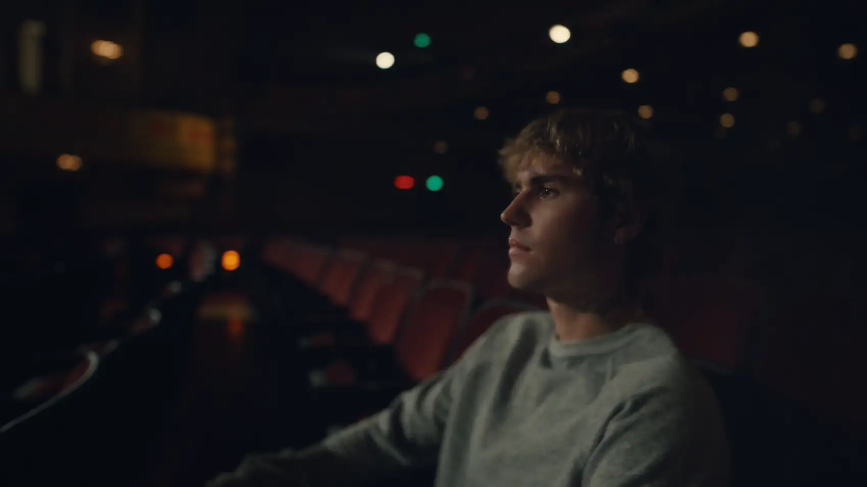 Justin Bieber en el videoclip de 'Lonely' Justin Bieber en el videoclip de 'Lonely'