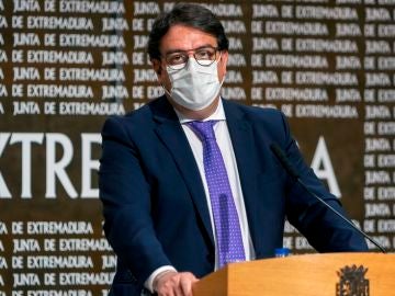 El vicepresidente segundo de la Junta de Extremadura y consejero de Sanidad, José María Vergeles