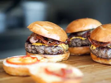 Día Mundial contra el cáncer de mama 2020: ¿Qué alimentos provocan un mayor riesgo de cáncer de mama? Día Mundial contra el cáncer de mama 2020: ¿Qué alimentos provocan un mayor riesgo de cáncer de mama?