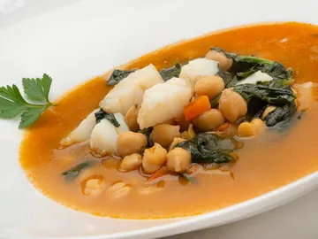 Receta de garbanzos con bacalao y espinacas, de Karlos Arguiñano Receta de garbanzos con bacalao y espinacas, de Karlos Arguiñano
