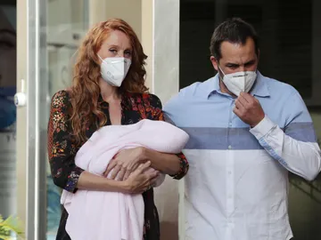 María Castro, con su hija y su marido Juan José Villalba María Castro, con su hija y su marido Juan José Villalba