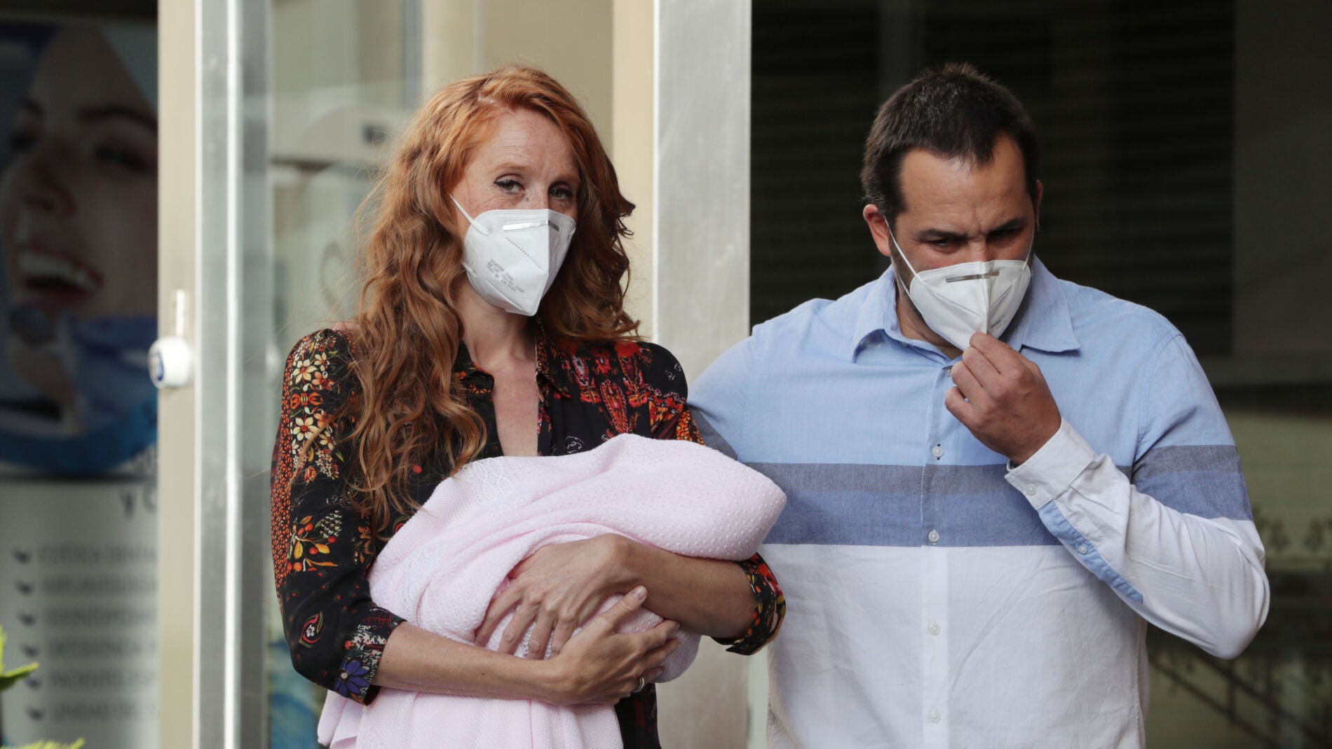 María Castro, con su hija y su marido Juan José Villalba