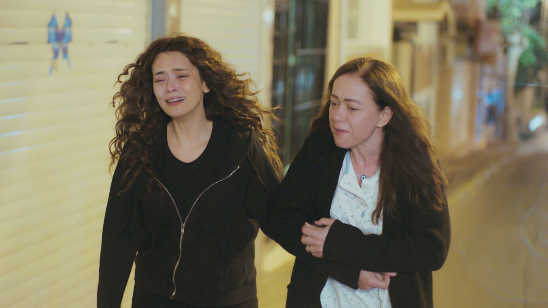 Hatice entra en pánico cuando se da cuenta que Sirin no miente ni está loca: Sarp vive