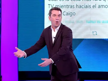 "Esto es real, vais a flipar": El morboso y sensual tuit encontrado por Arturo Valls sobre '¡Ahora caigo!' "Esto es real, vais a flipar": El morboso y sensual tuit encontrado por Arturo Valls sobre '¡Ahora caigo!'