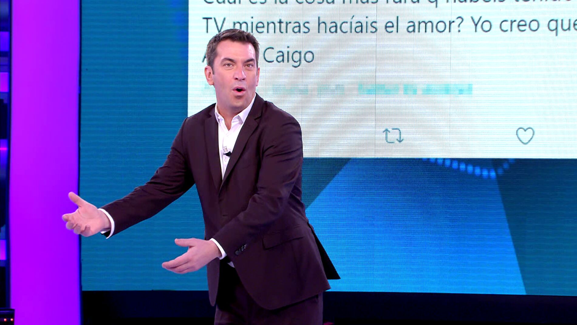 "Esto es real, vais a flipar": El morboso y sensual tuit encontrado por Arturo Valls sobre '&iexcl;Ahora caigo!'
