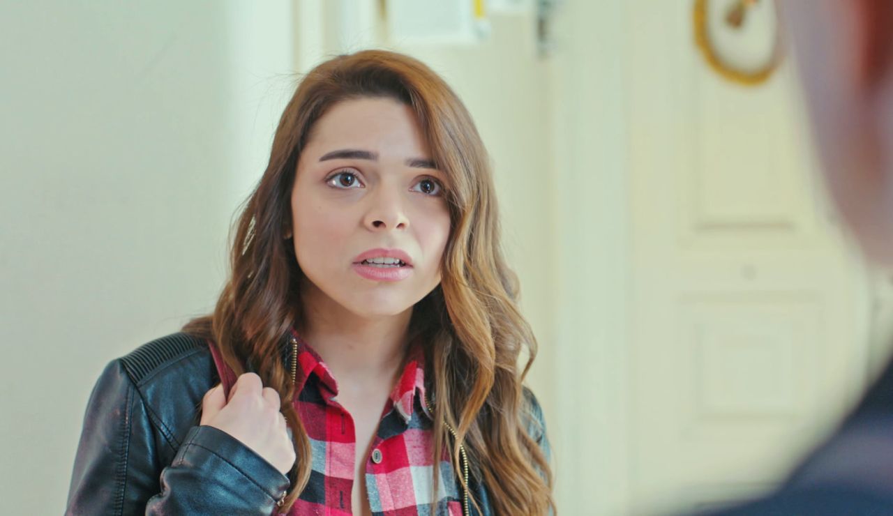 Hatice conoce a la joven que podría salvar la vida de Bahar, a su presunta hermana secreta Hatice conoce a la joven que podría salvar la vida de Bahar, a su presunta hermana secreta