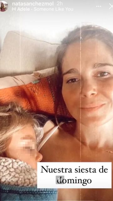 Natalia Sanchez junto a su hija Lia 