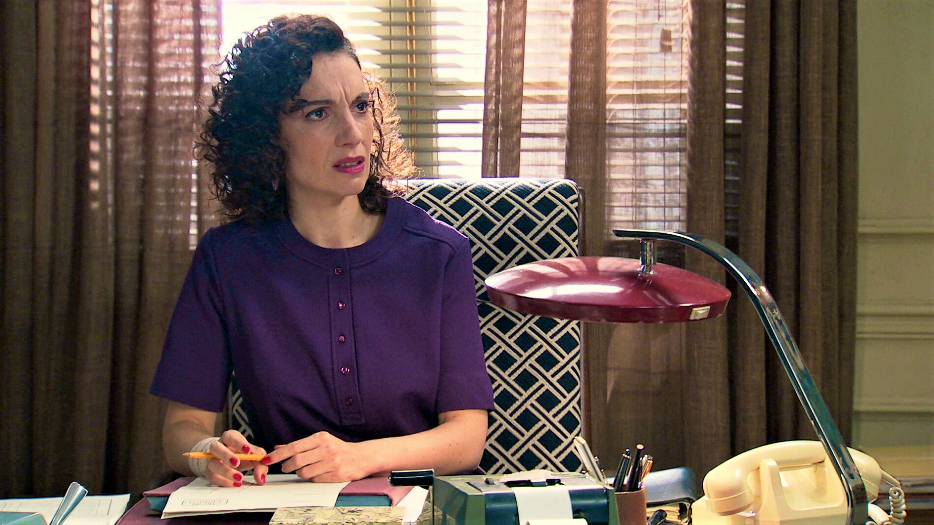 Miguel plantea a Estefan&iacute;a una nueva misi&oacute;n para descubrir la identidad de Abel y Beltr&aacute;n