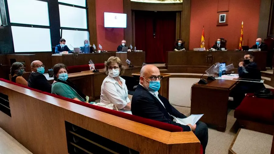 El TSJC inhabilita a los exmiembros de la mesa del Parlament Sentencia