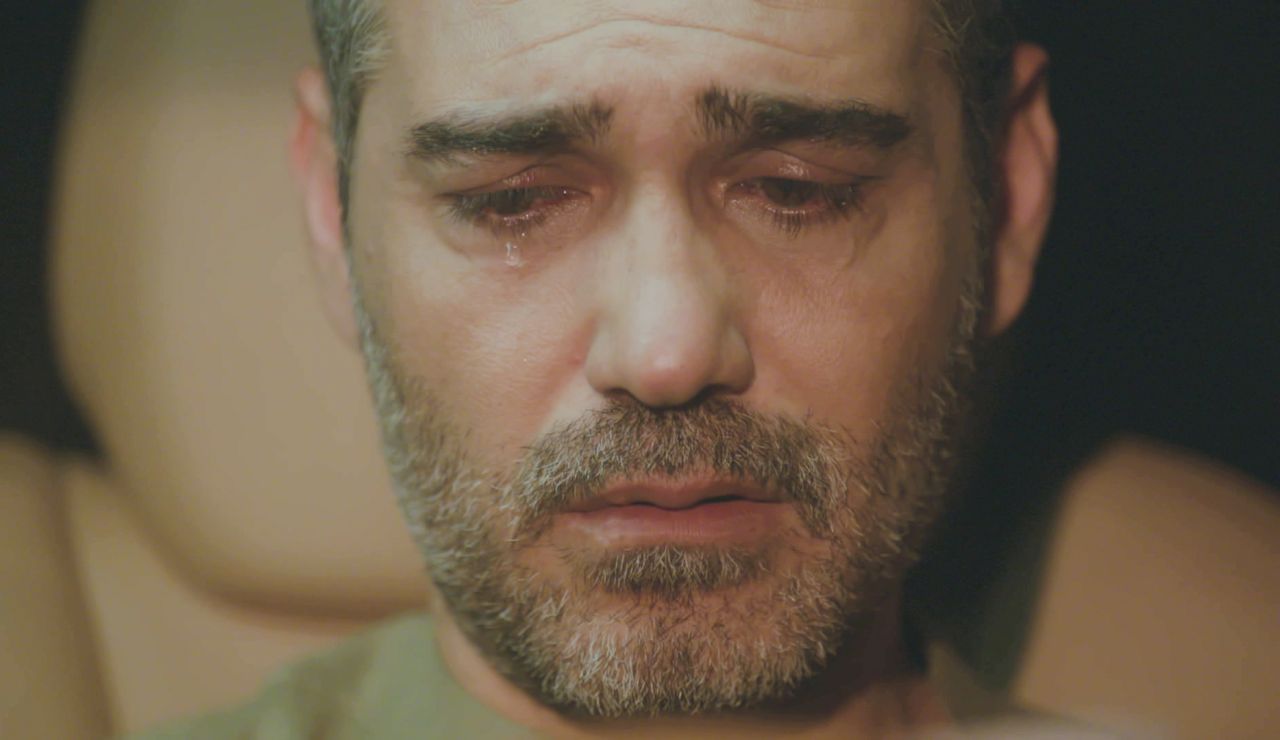 Sarp recibe la carta de Sirin sobre lo que les pasó a Bahar y sus hijos: ¿qué versión le da? Sarp recibe la carta de Sirin sobre lo que les pasó a Bahar y sus hijos: ¿qué versión le da?